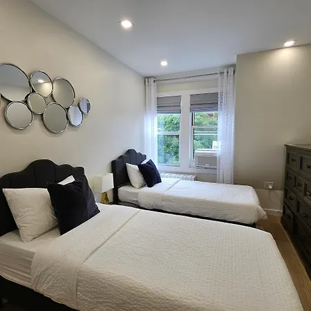 Apartment Spacious 2-bedroom Near Subway - Easy Manhattan Access