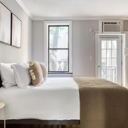 East Village 2br W Wd Nr Restaurants Nyc-954 *