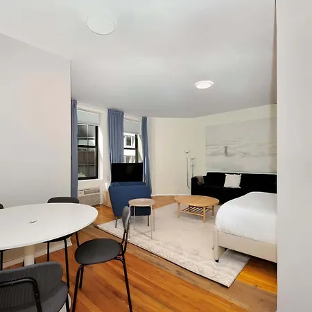 The Grand Iii Vibe 8740 Apartment *