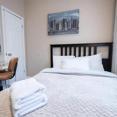 Apartment Comfy 2 Bedroom On Park West *