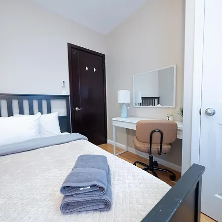 Comfy 2 Bedroom On Park West Apartment *