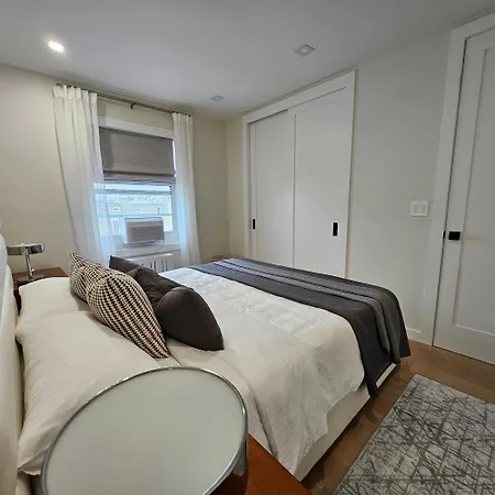 Spacious 2-bedroom Near Subway - Easy Manhattan Access Apartment *