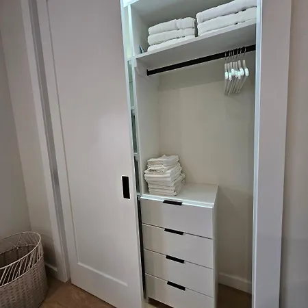 Apartment Spacious 2-bedroom Near Subway - Easy Manhattan Access New York