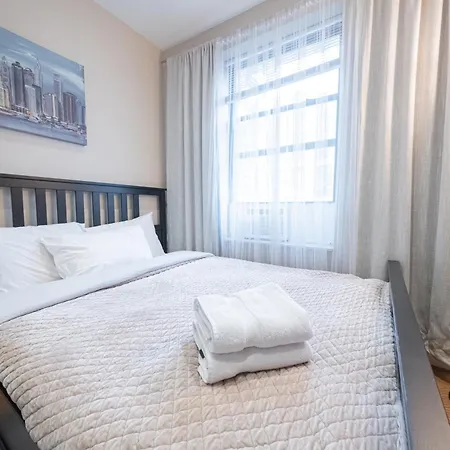 Comfy 2 Bedroom On Park West Apartment
