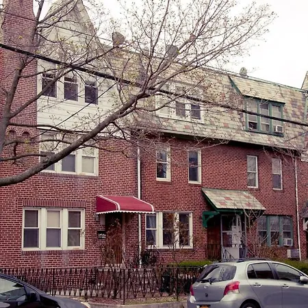 Spacious 2-bedroom Near Subway - Easy Manhattan Access Apartment