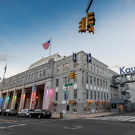 Spacious 2-bedroom Near Subway - Easy Manhattan Access * New York