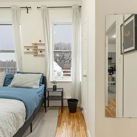 Modern 2br Retreat With Washer & Dryer - Near Subway & Lga *
