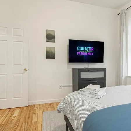 Apartment Modern 2br Retreat With Washer & Dryer - Near Subway & Lga