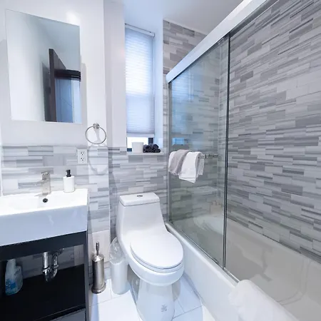 Comfy 2 Bedroom On Park West Apartment