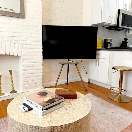 Gorgeous 2 Bedroom 2 Baths Nyc Oasis * New York