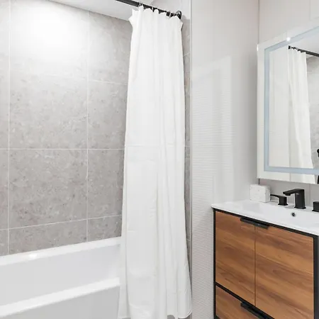 Landing Modern 2Bd Rooftop Lounge Gym Apartment *