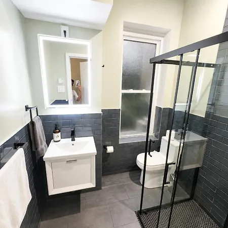 The Heights Haven, Spacious 6 Bedrooms Townhouse With Patio Apartment