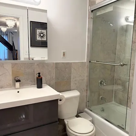 Gorgeous 2 Bedroom 2 Baths Nyc Oasis Apartment