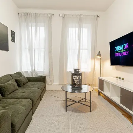 Modern 2br Retreat With Washer & Dryer - Near Subway & Lga