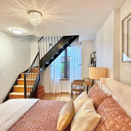 Gorgeous 2 Bedroom 2 Baths Nyc Oasis New York
