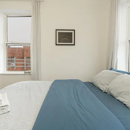 Modern 2br Retreat With Washer & Dryer - Near Subway & Lga *