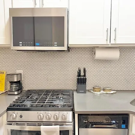 Gorgeous 2 Bedroom 2 Baths Nyc Oasis New York