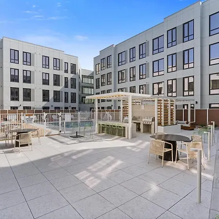 Landing Modern 2Bd Rooftop Lounge Gym Apartment New York