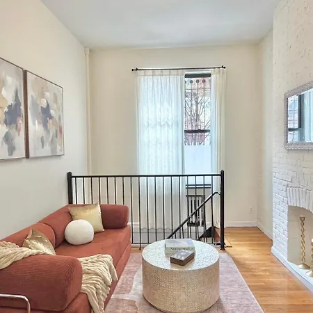 Gorgeous 2 Bedroom 2 Baths Nyc Oasis *