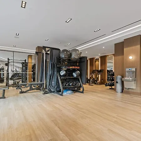 Landing Modern 2Bd Rooftop Lounge Gym Apartment