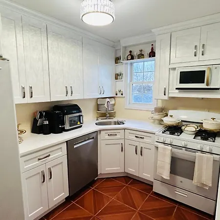 Casseus J Legacy Apartment *