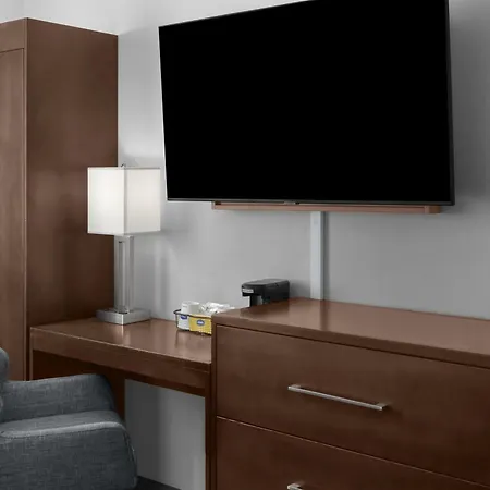 Hampton Manhattan Grand 3*
