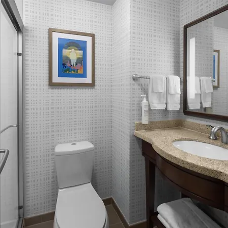 Hampton Manhattan Grand