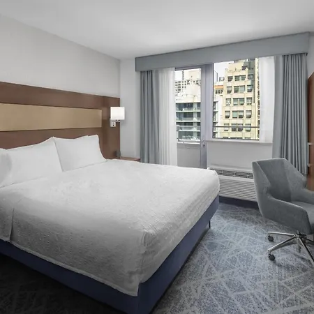 Hampton Manhattan Grand Hotel 3*