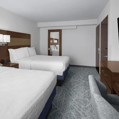 Hampton Manhattan Grand