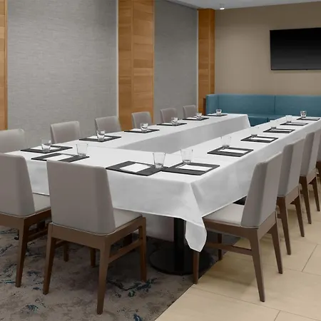 Hilton Garden Manhattan Midtown East - Newly Renovated Hotel New York