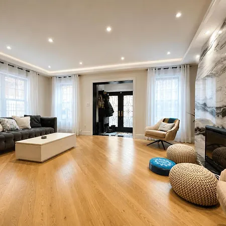 Great Location With Parking, 10 Min To Lga & Subway Homestay New York