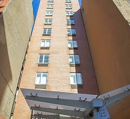 36 Hudson (adults Only)