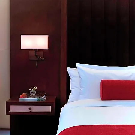 Lexington Plaza Hotel