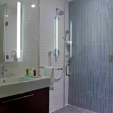 Hotel Lexington Plaza 4*
