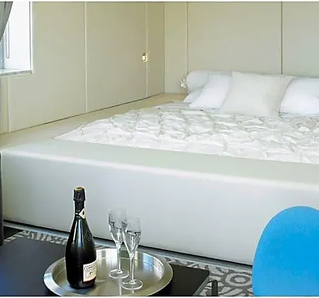 Hotel Nu