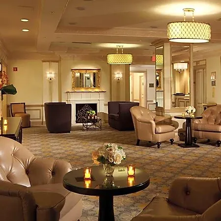 Warwick Hotel 4*