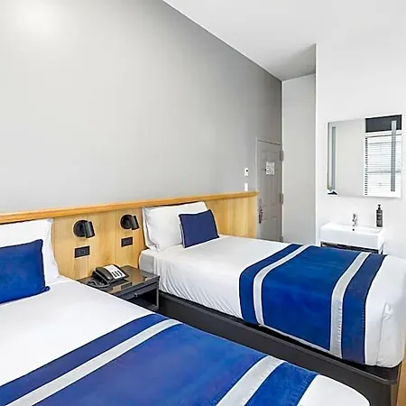 Americana Hotel