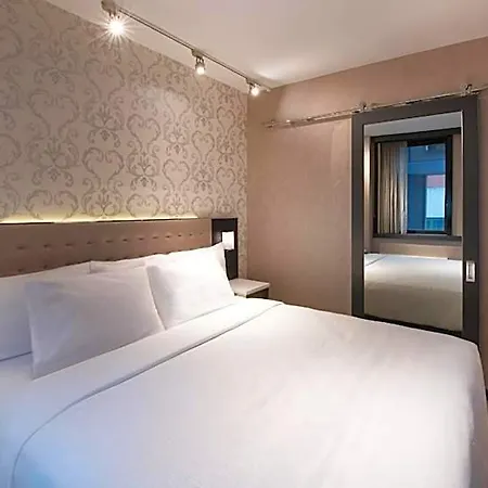 Aliz Times Square 4*