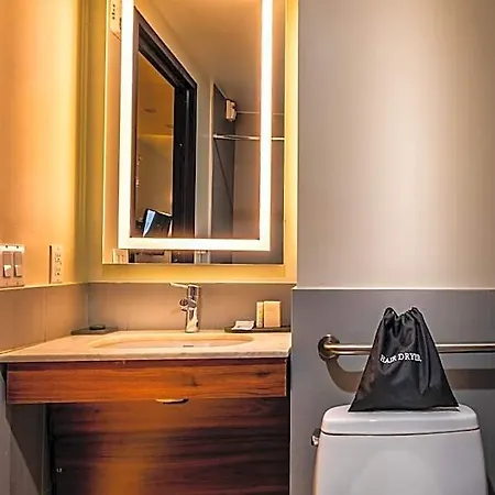 La Quinta By Wyndham Time Square South Hotel New York