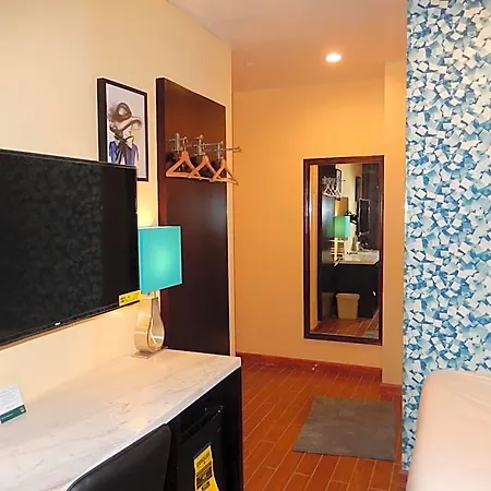 Quality Near Sunset Park Hotel 3*