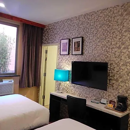 Quality Near Sunset Park Hotel 3*