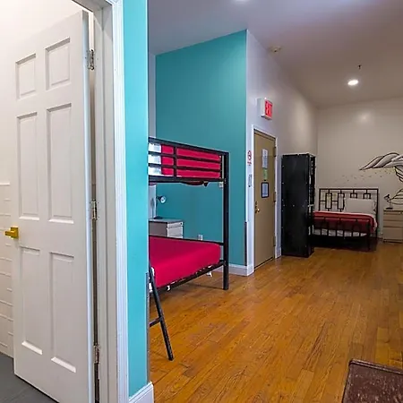 Hostel Ny Moore