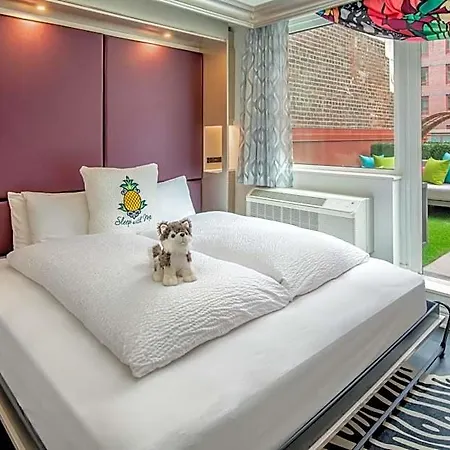 Staypineapple, An Artful Hotel, Midtown 4* New York