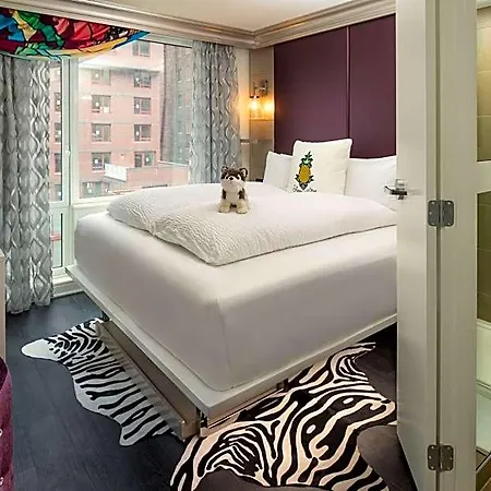 Staypineapple, An Artful Hotel, Midtown