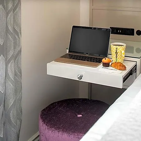 Hotel Staypineapple, An Artful Hotel, Midtown New York