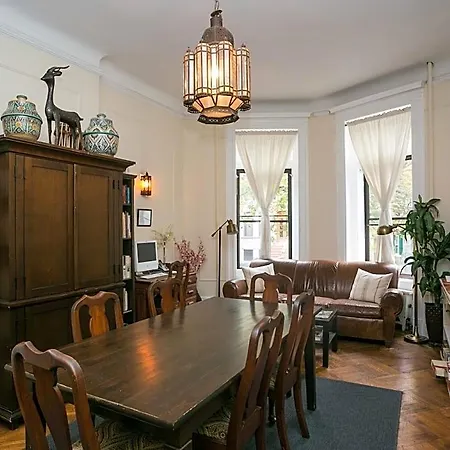Lefferts Manor Bed & Breakfast