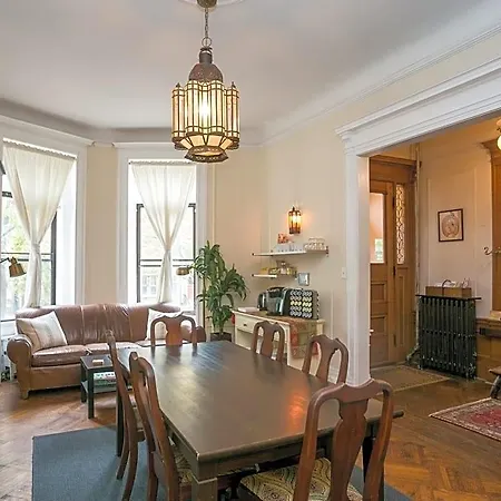 Lefferts Manor 3*