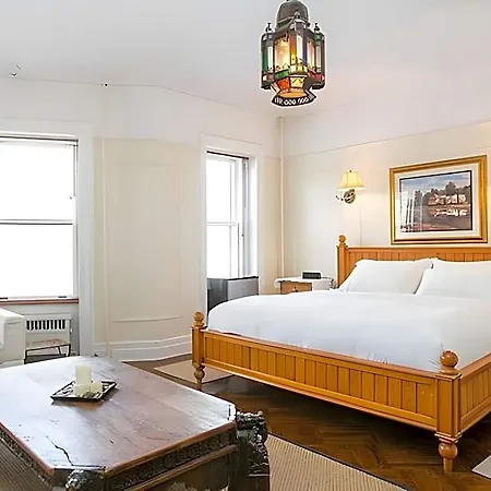 Lefferts Manor Bed & Breakfast