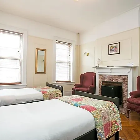 Lefferts Manor 3*