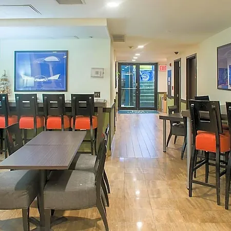 Hudson River Hotel 3*